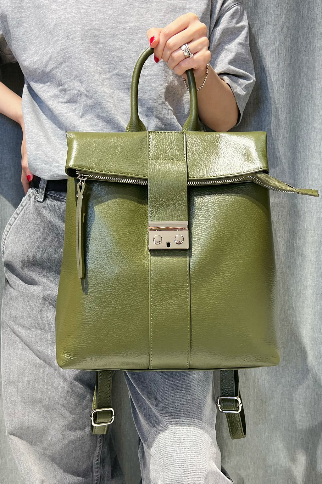 ZZ083 Khaki Leather Backpack