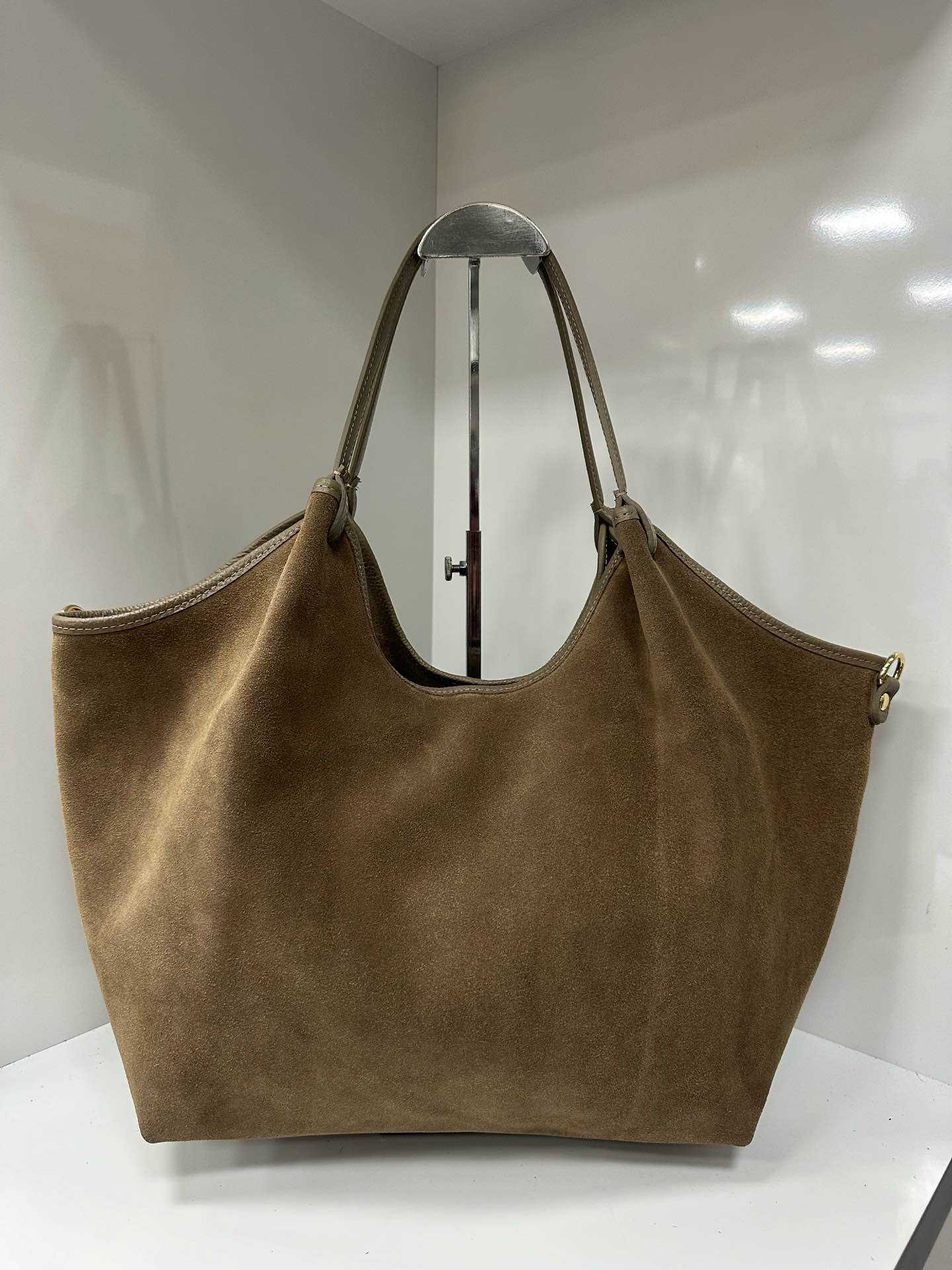 L0284 Bag 22.0in 10 Color Options