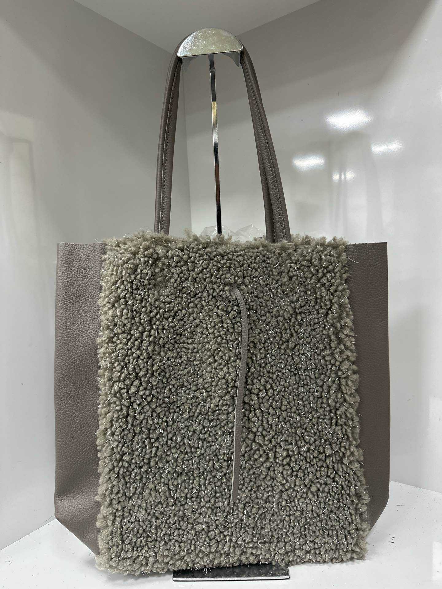 LS0266BOR Bag 17.7in 3 Color Options