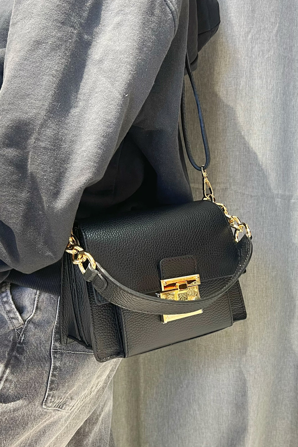 ZZ185 Black Grained Leather Top Handle Bag
