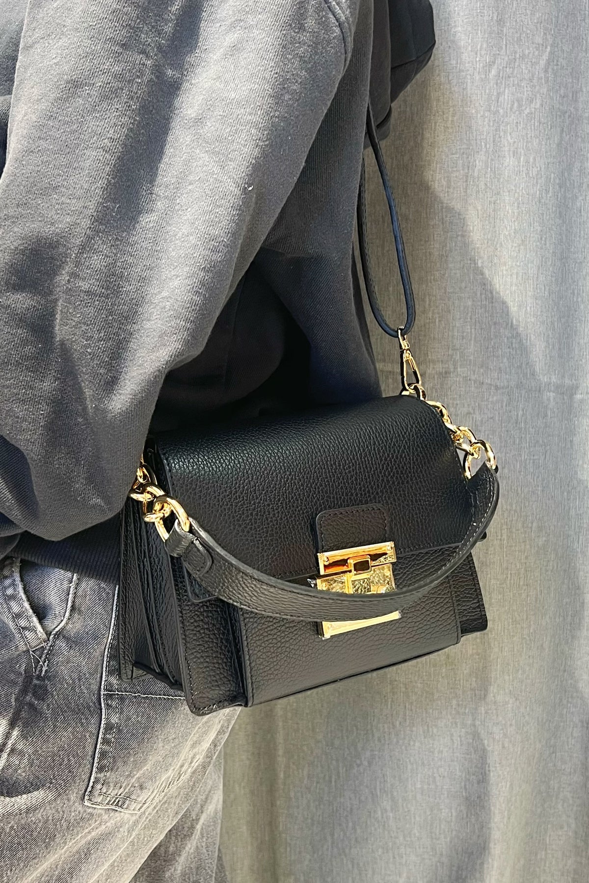 ZZ185 Black Grained Leather Top Handle Bag