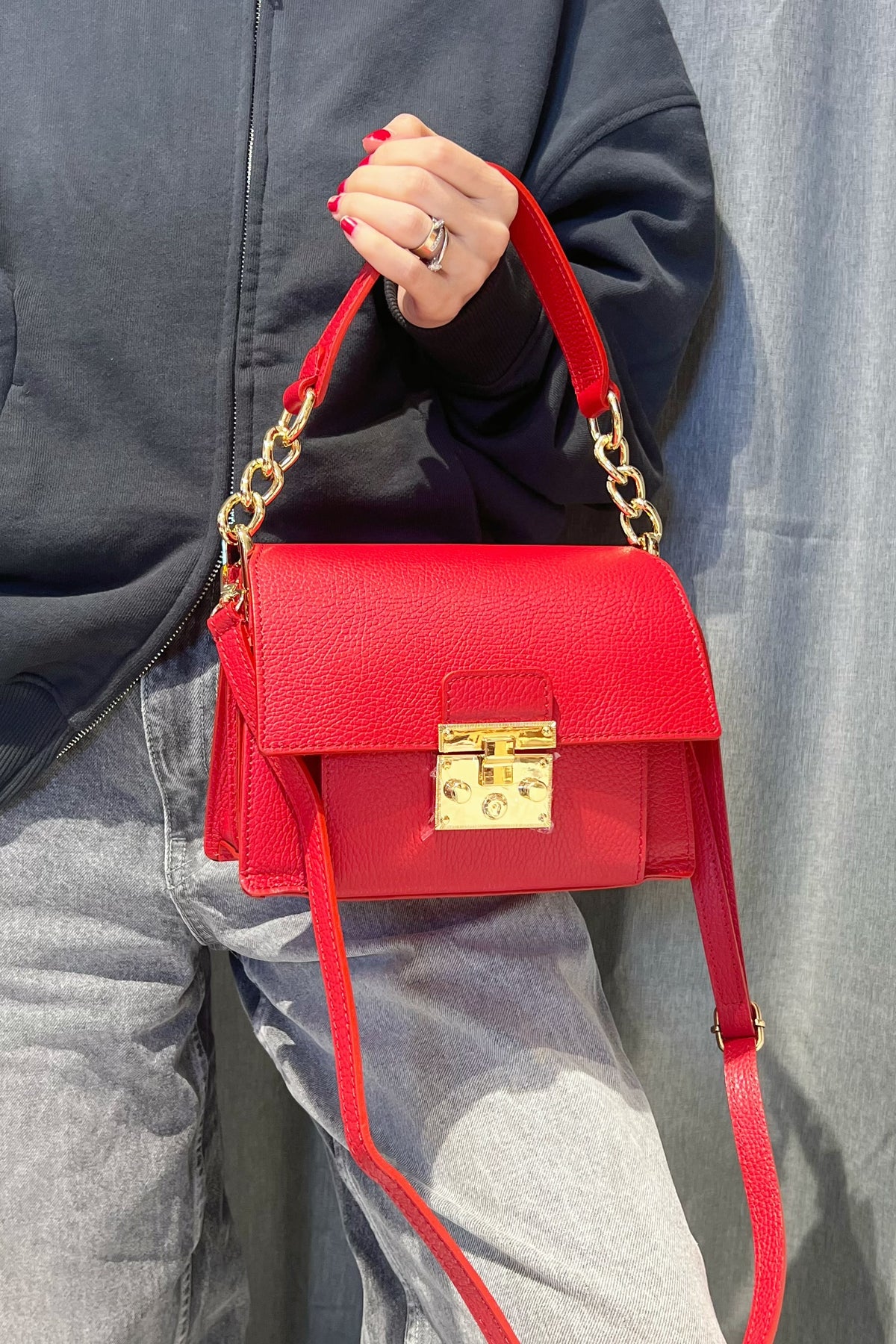 ZZ187 Red Grained Leather Top Handle Bag