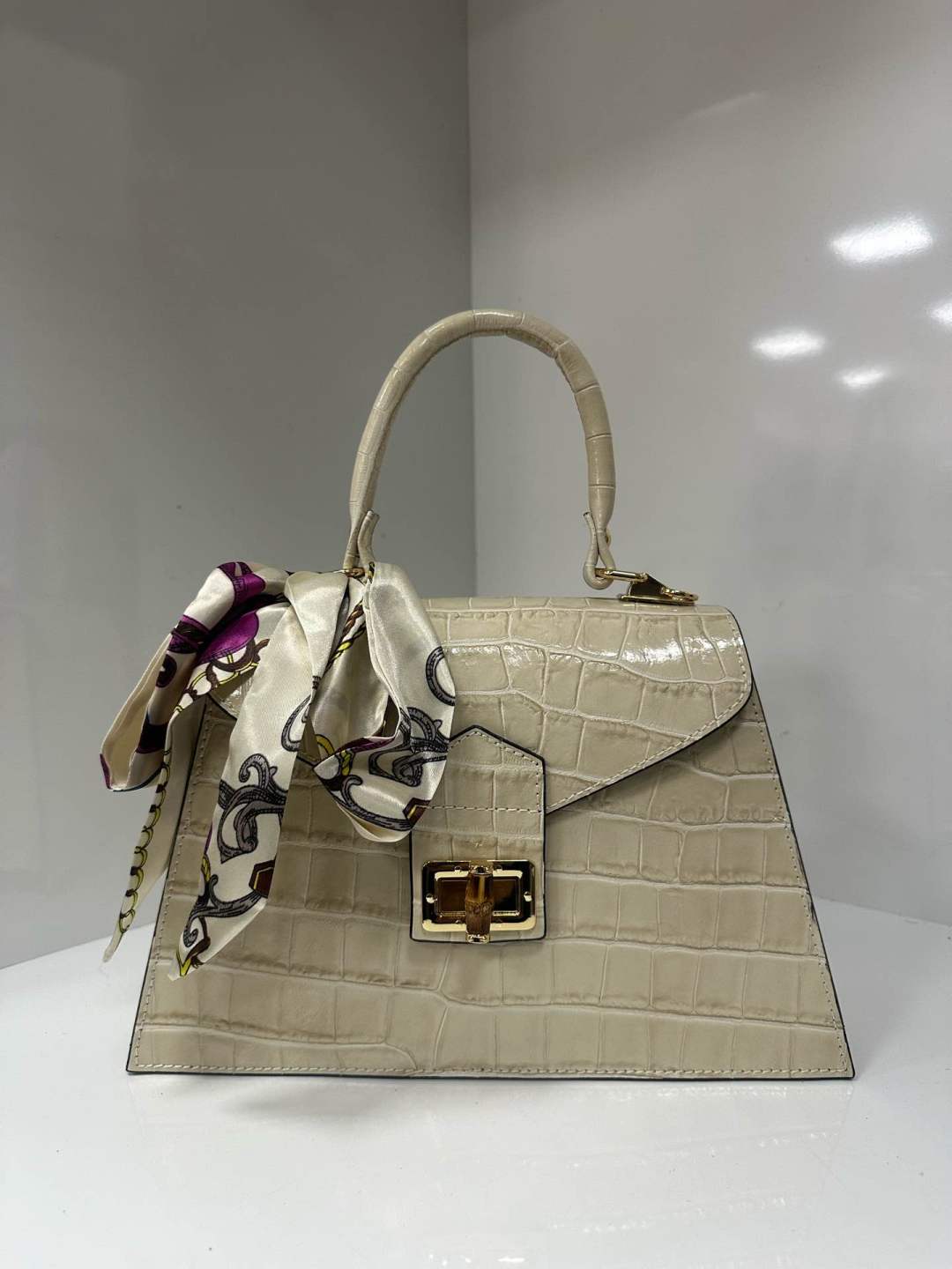 L0504 Bag 10.6in 12 Color Options