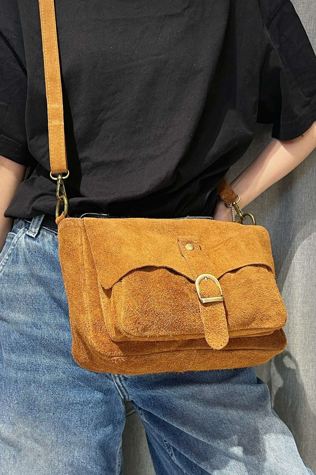 ZZ166 Camel Suede Crossbody Bag