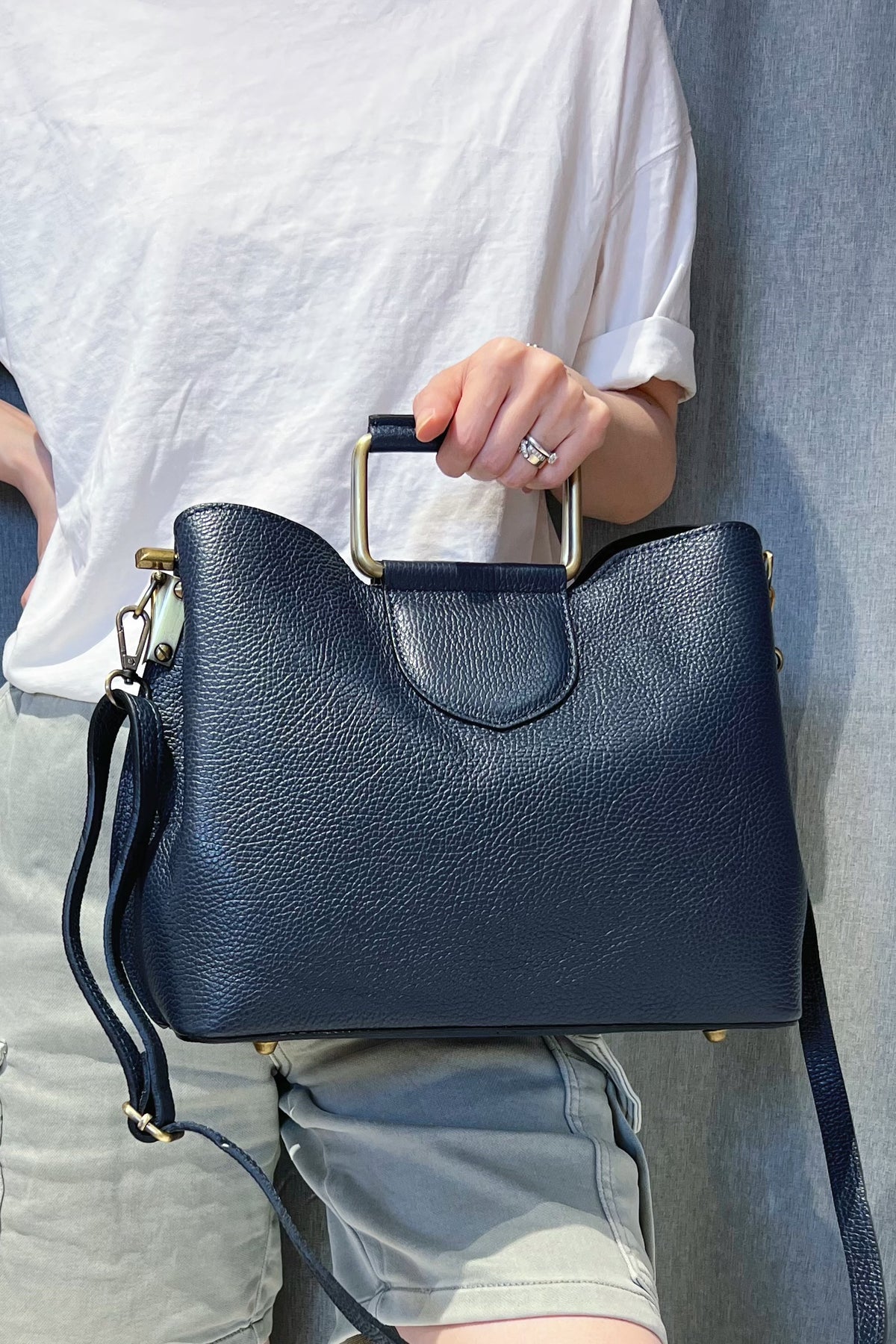 ZZ016 Navy Grained Leather Handbag
