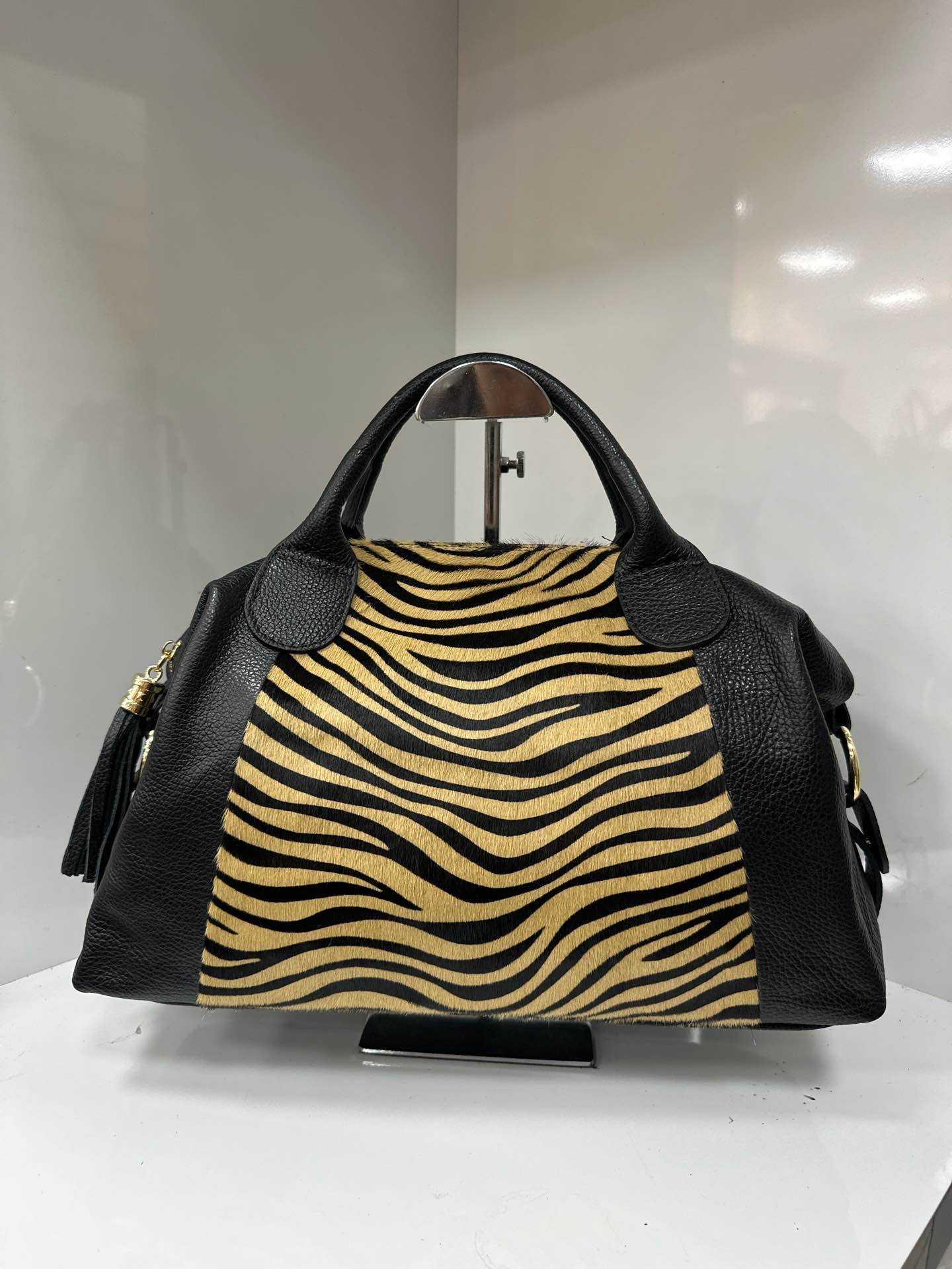 L0042 Bag 15.7in 1 Color Option