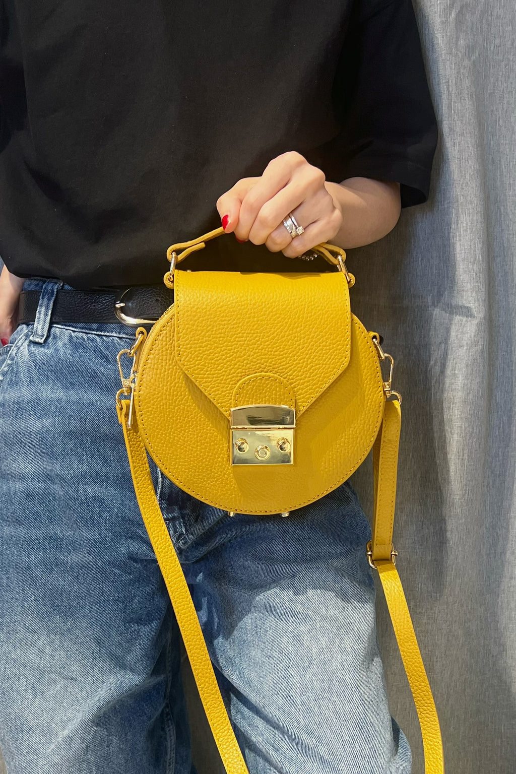 ZZ108 Mustard Round Leather Crossbody Bag
