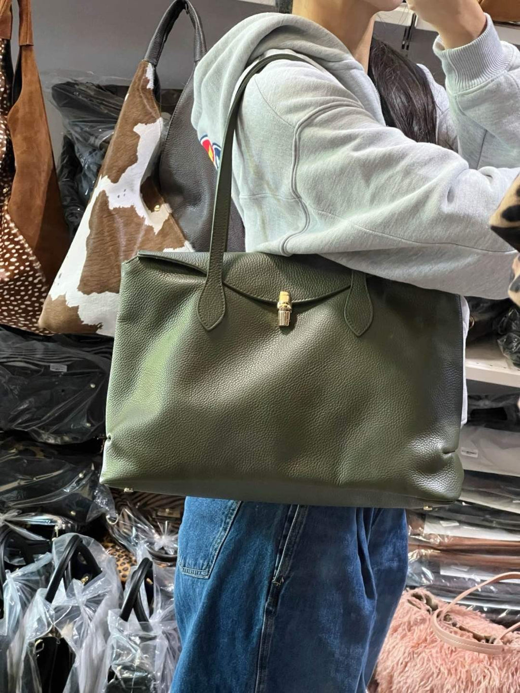 MI549 Olive Leather Padlock Tote