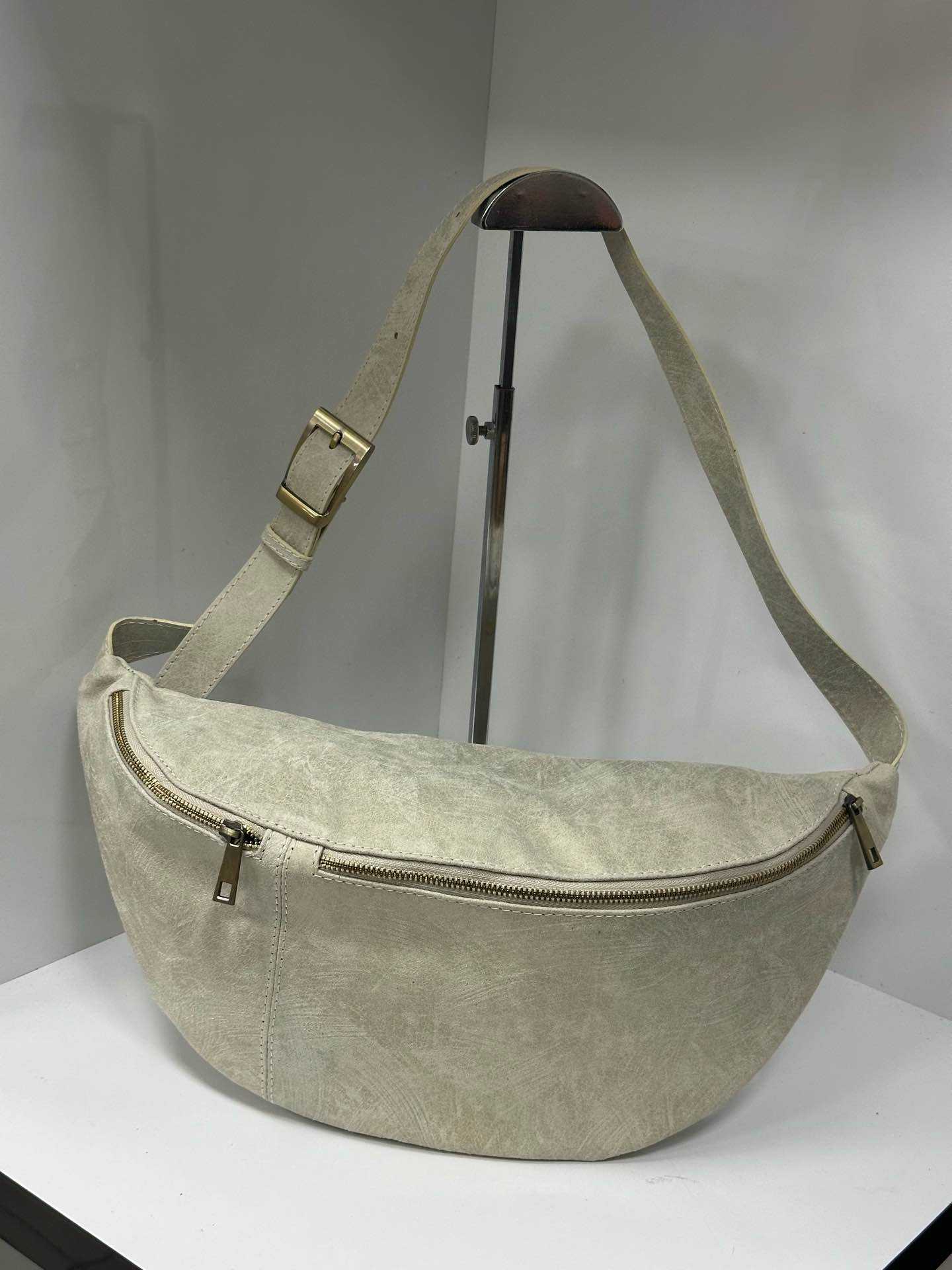 L0203 Bag 18.1in 7 Color Options