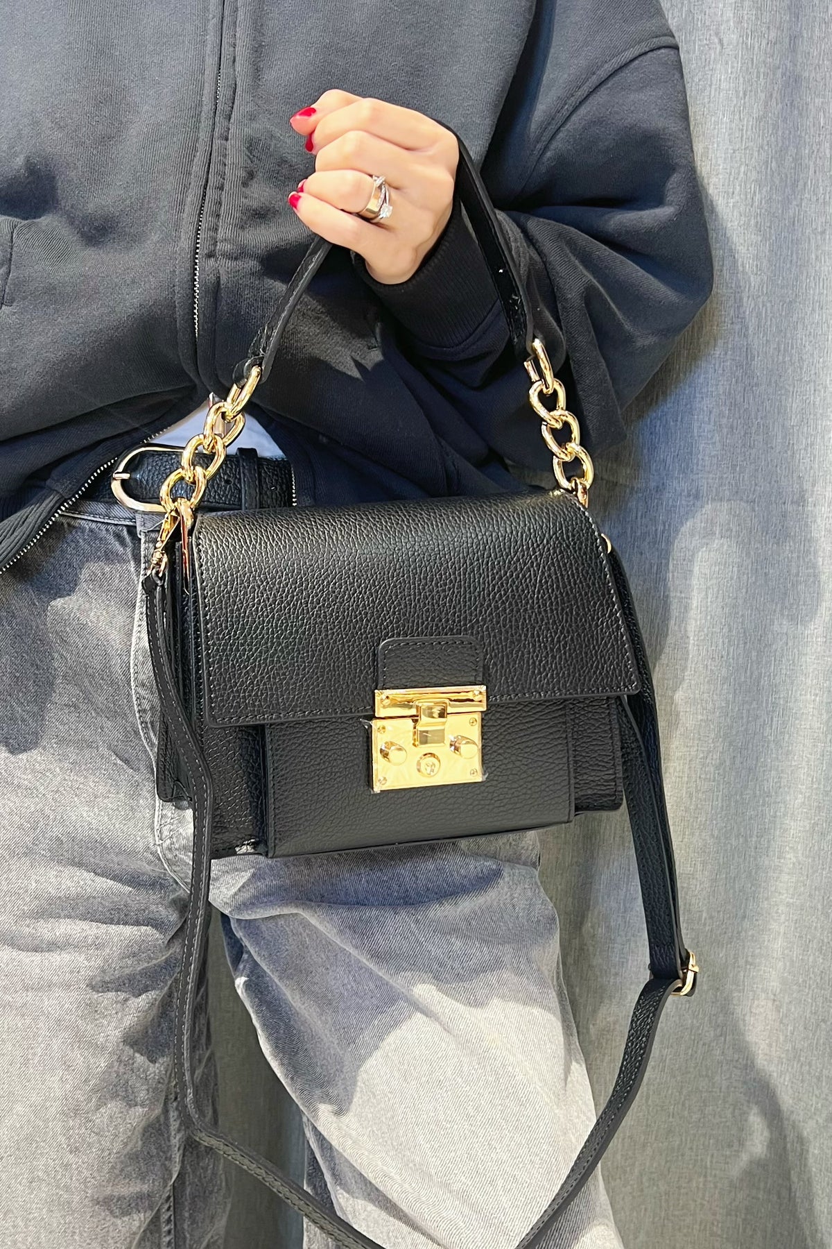 ZZ185 Black Grained Leather Top Handle Bag