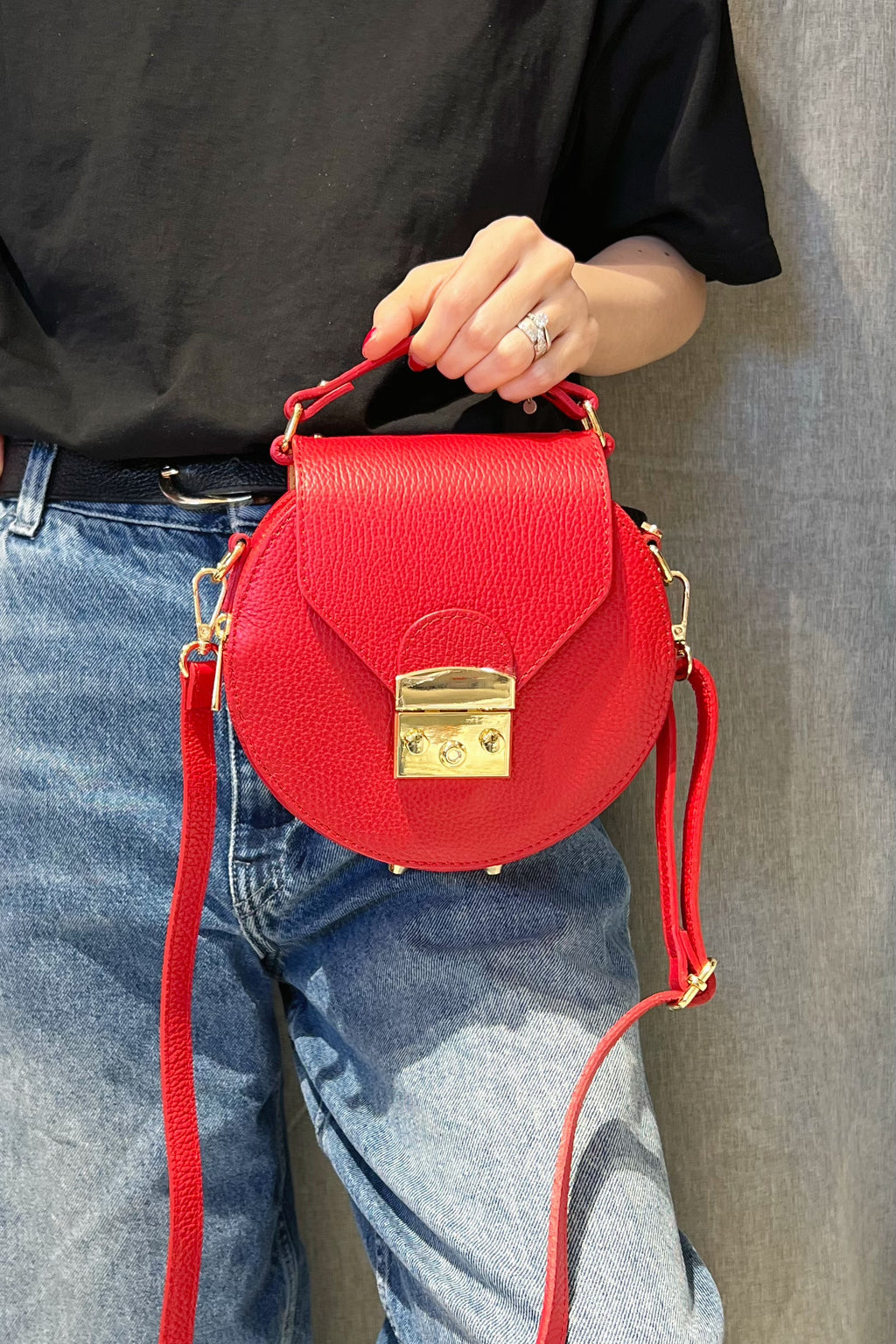 ZZ103 Red Round Leather Crossbody Bag