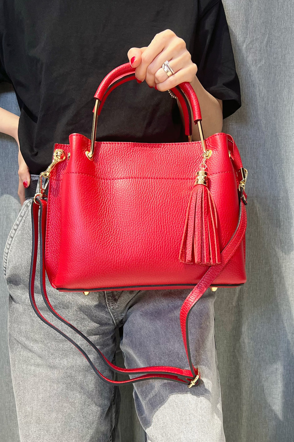 ZZ070 Red Leather 3-Compartment Handbag