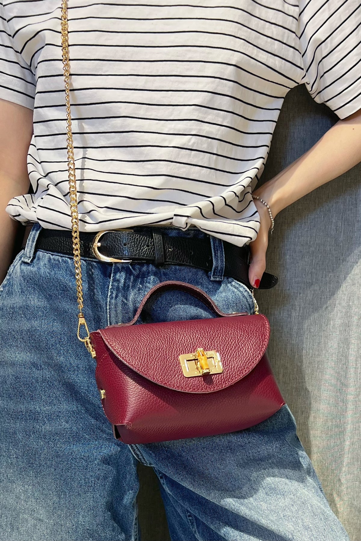 ZZ120 Burgundy Grained Leather Chain Crossbody Bag
