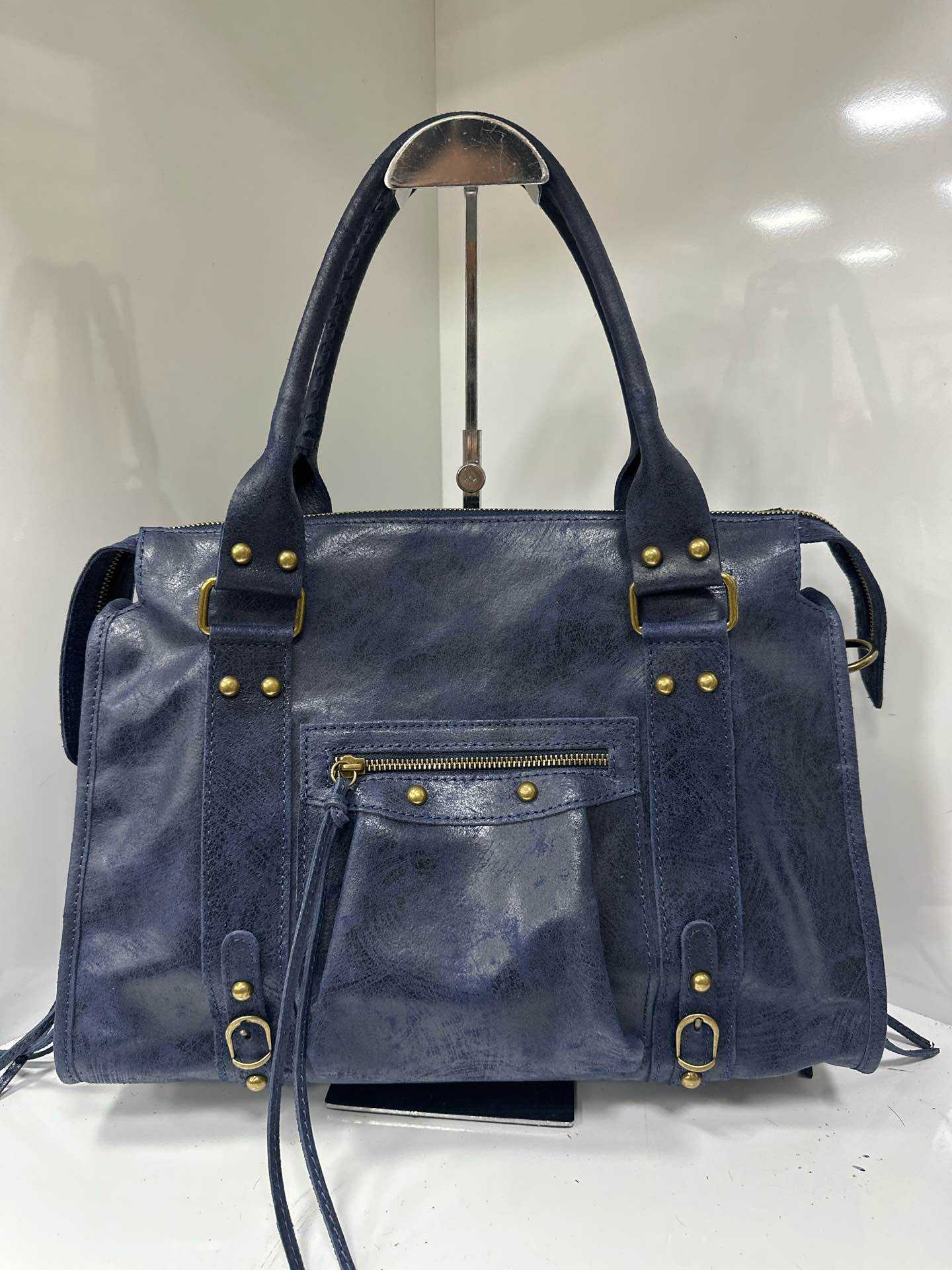 L0021 Bag 15.7in 31 Color Options