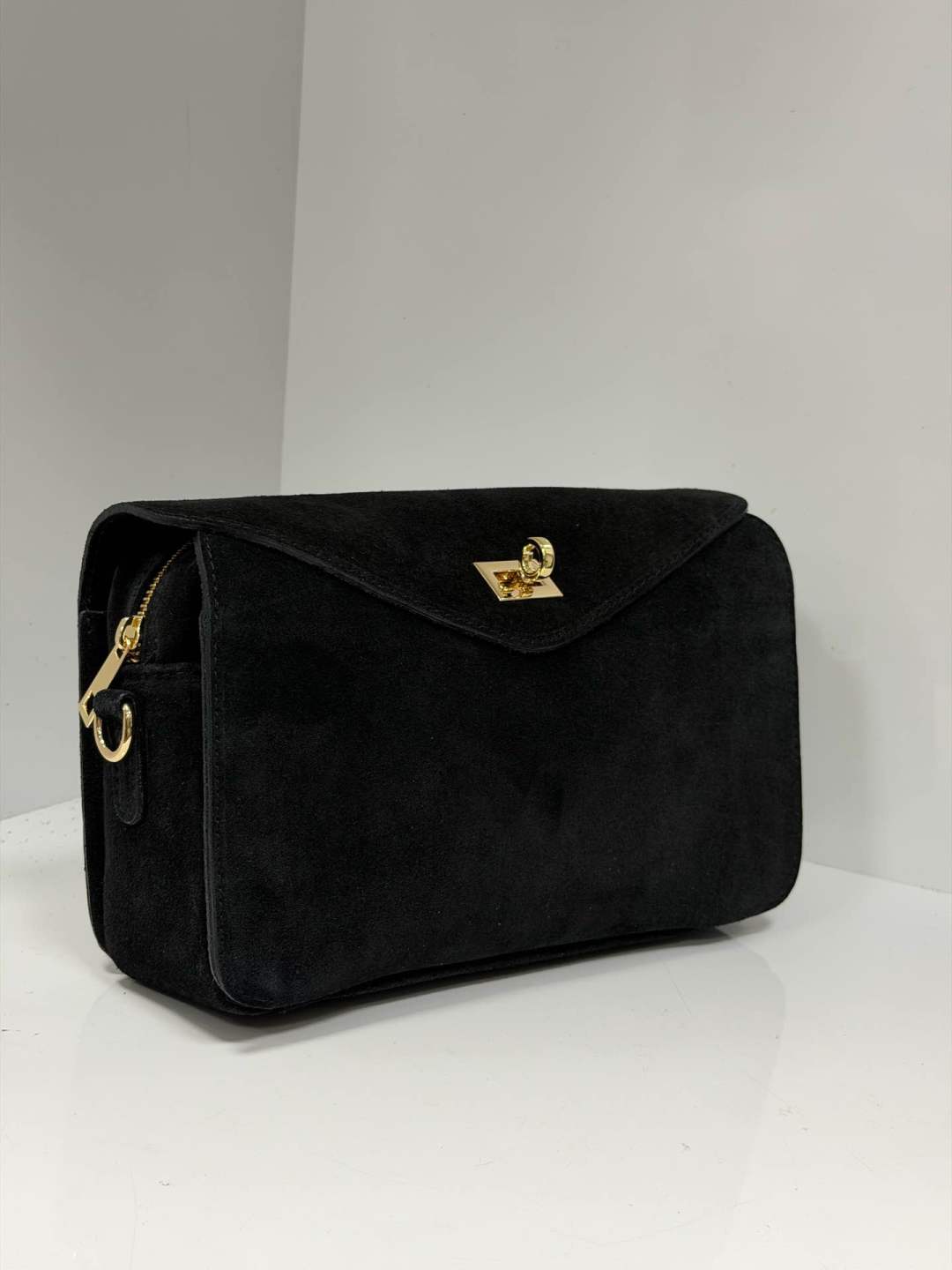 L0586 Bag 10.2in 4 Color Options