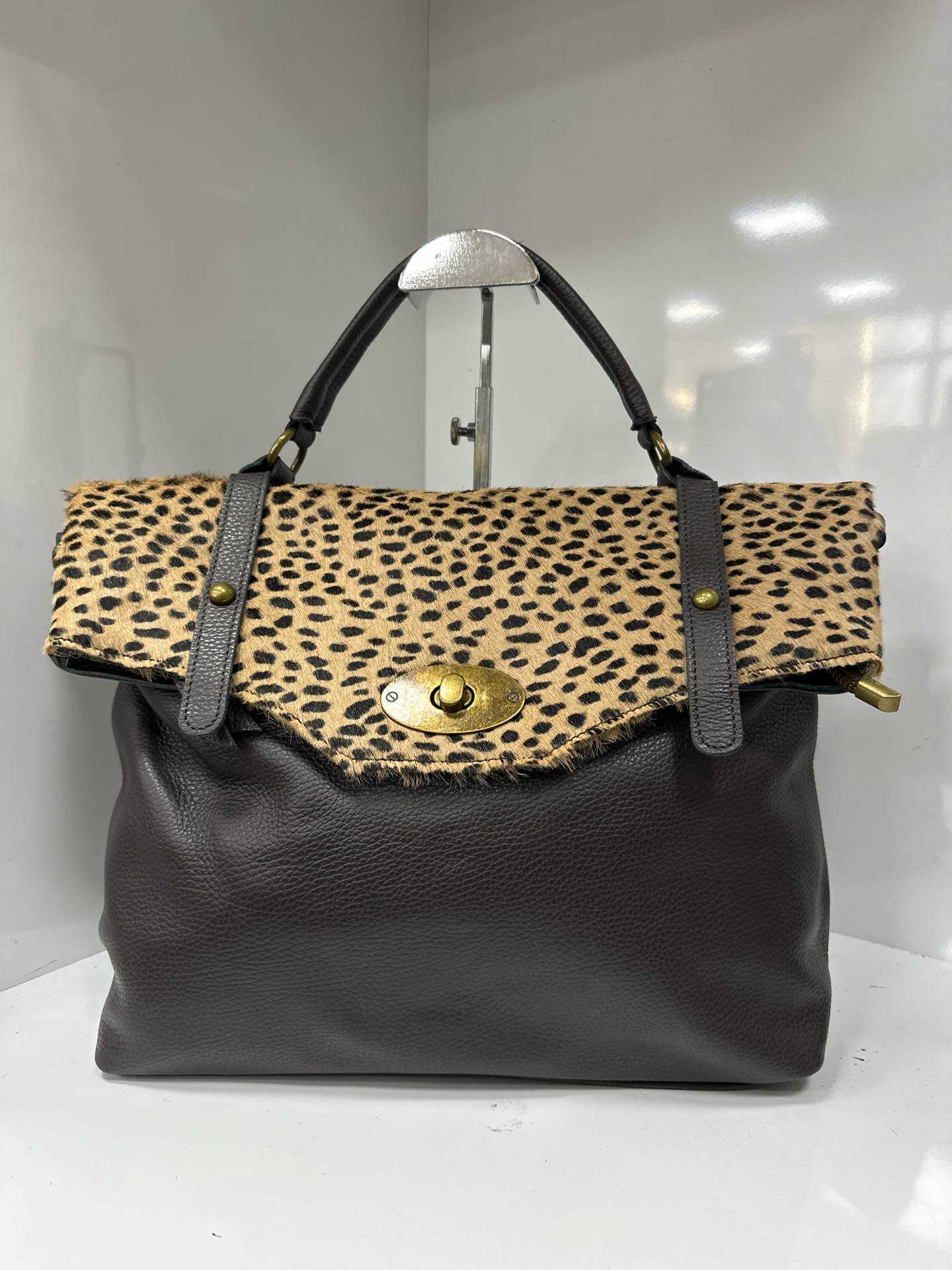 L0057 Bag 13.8in 1 Color Option