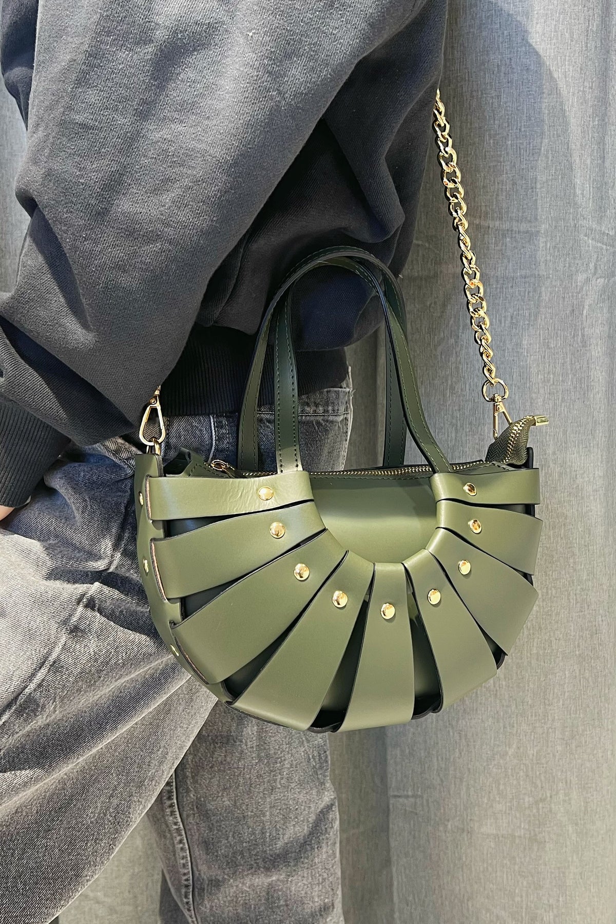 ZZ197 Khaki Leather Basket Bag