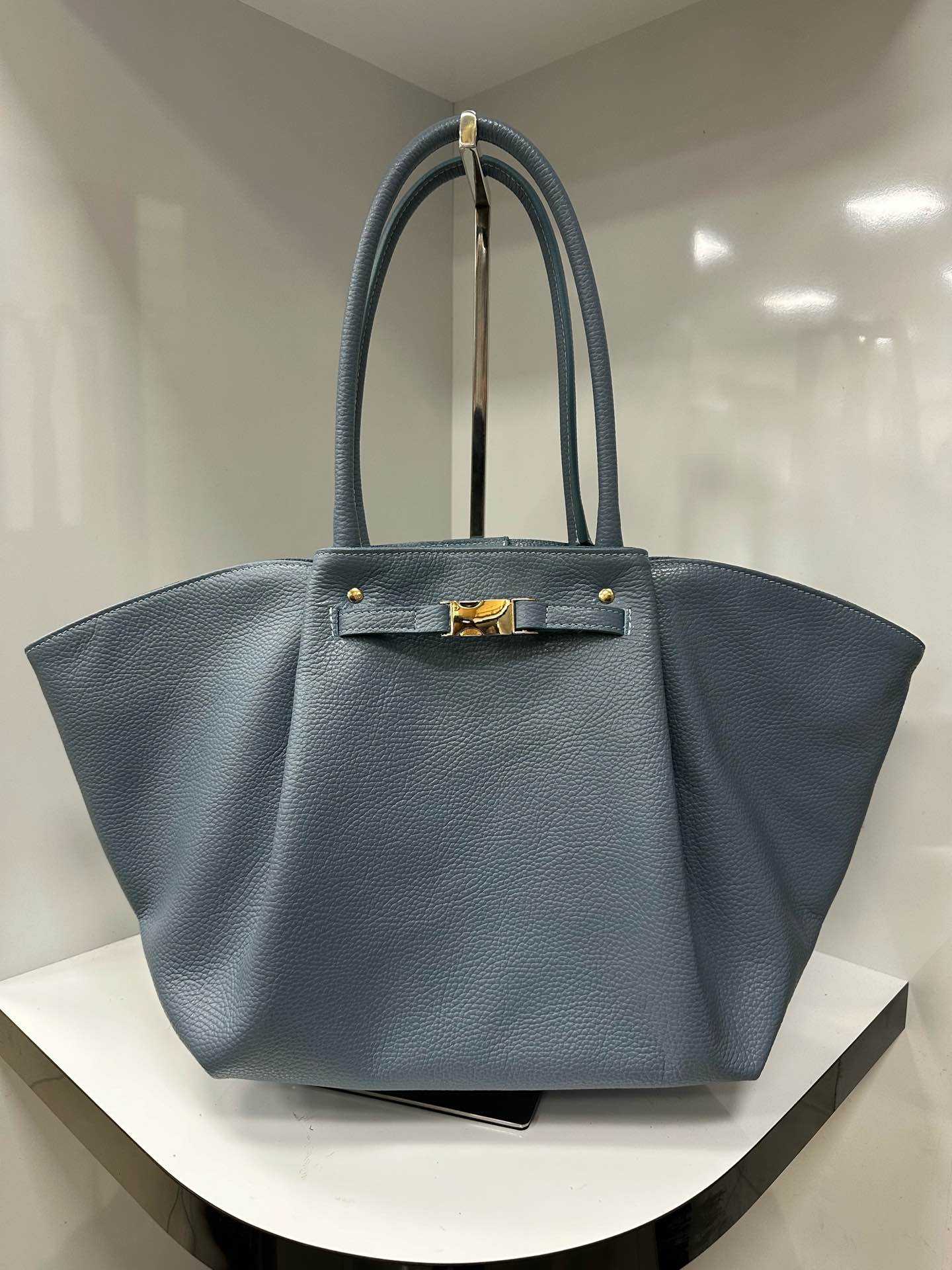 L0789 Bag 22.8in 8 Color Options