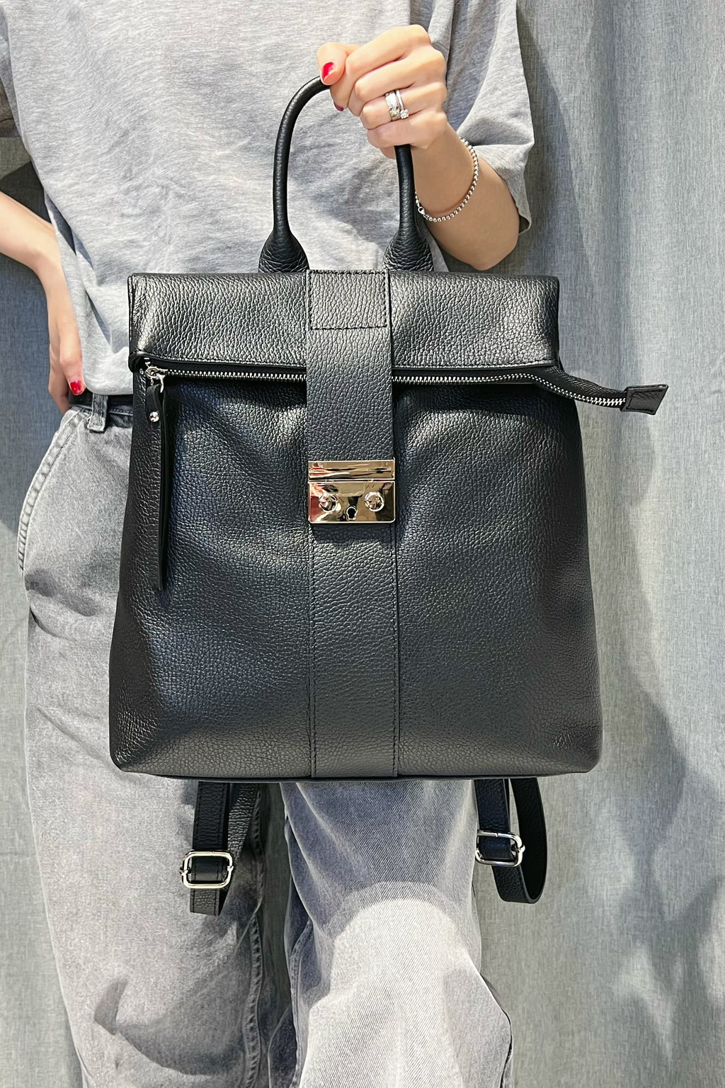 ZZ079 Black Leather Backpack