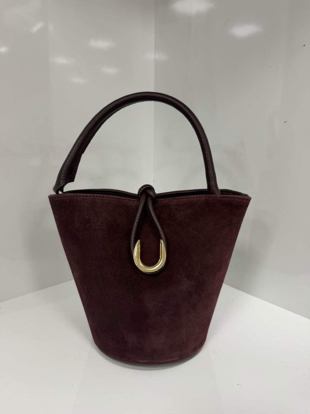 St088 Burgundy Bucket Bag