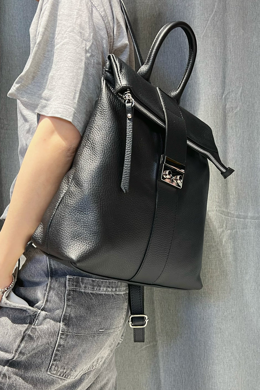 ZZ079 Black Leather Backpack