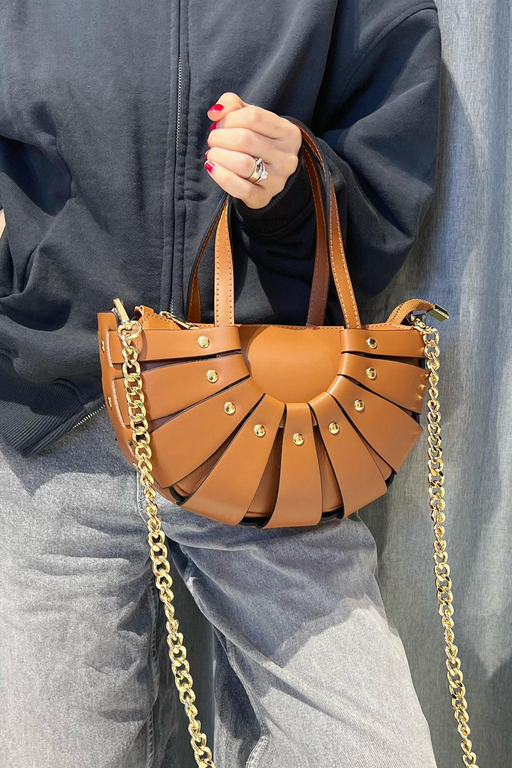 ZZ198 Camel Leather Basket Bag