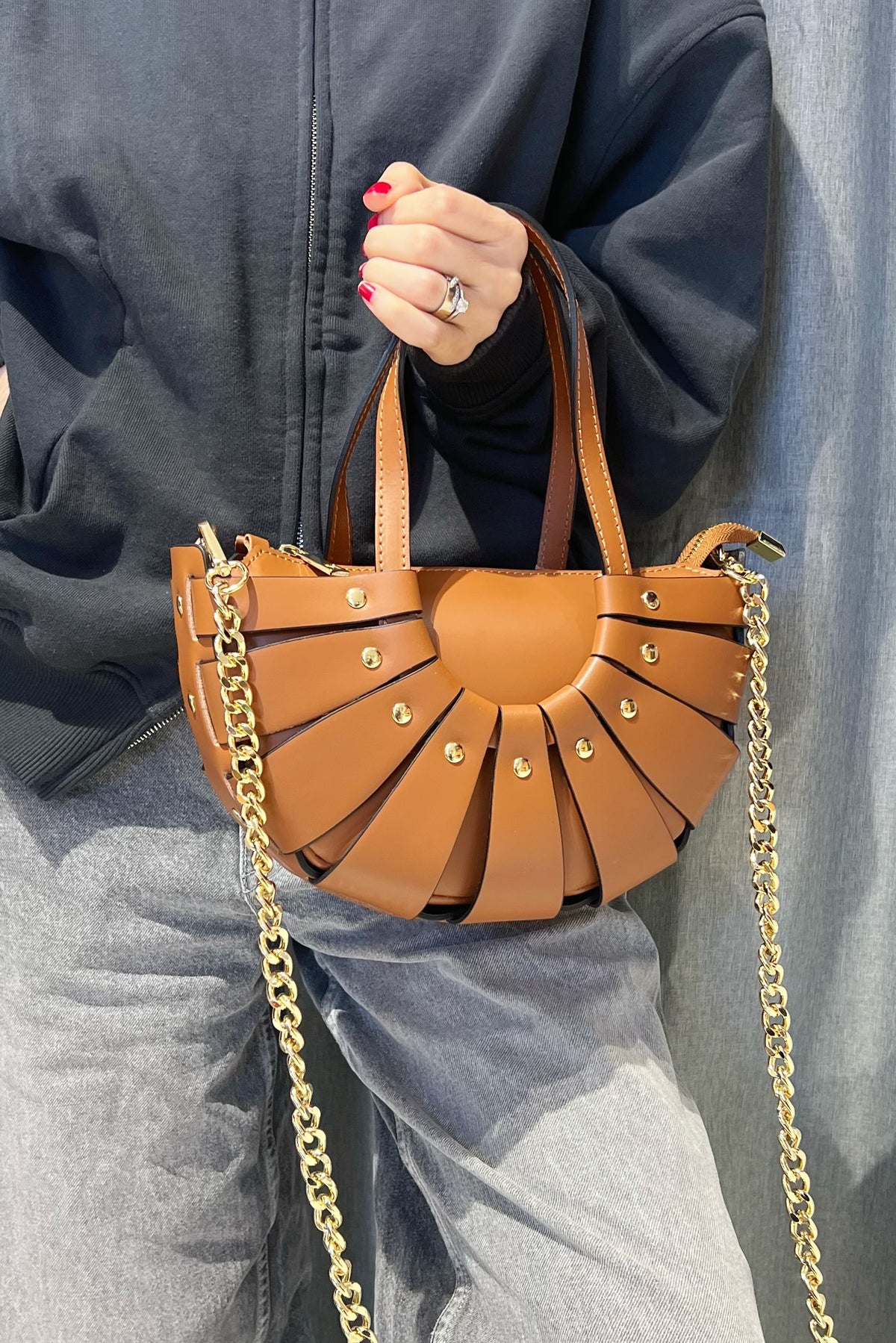 ZZ198 Camel Leather Basket Bag