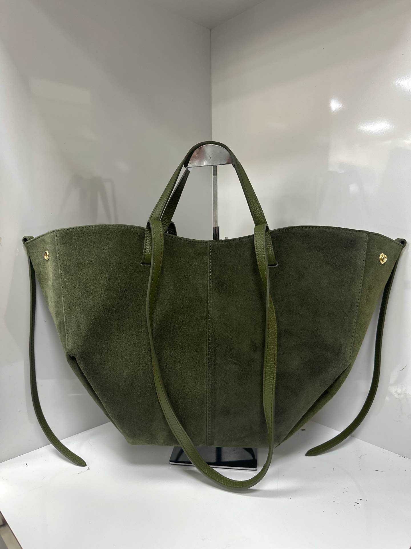 L0471 Bag 22.0in 7 Color Options