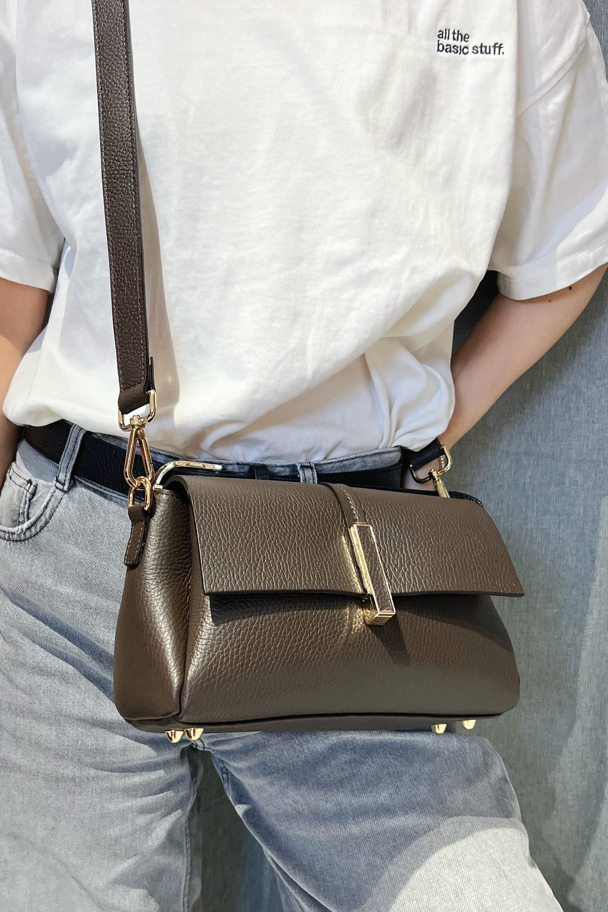 ZZ146 Brown Leather 3-Compartment Crossbody Bag