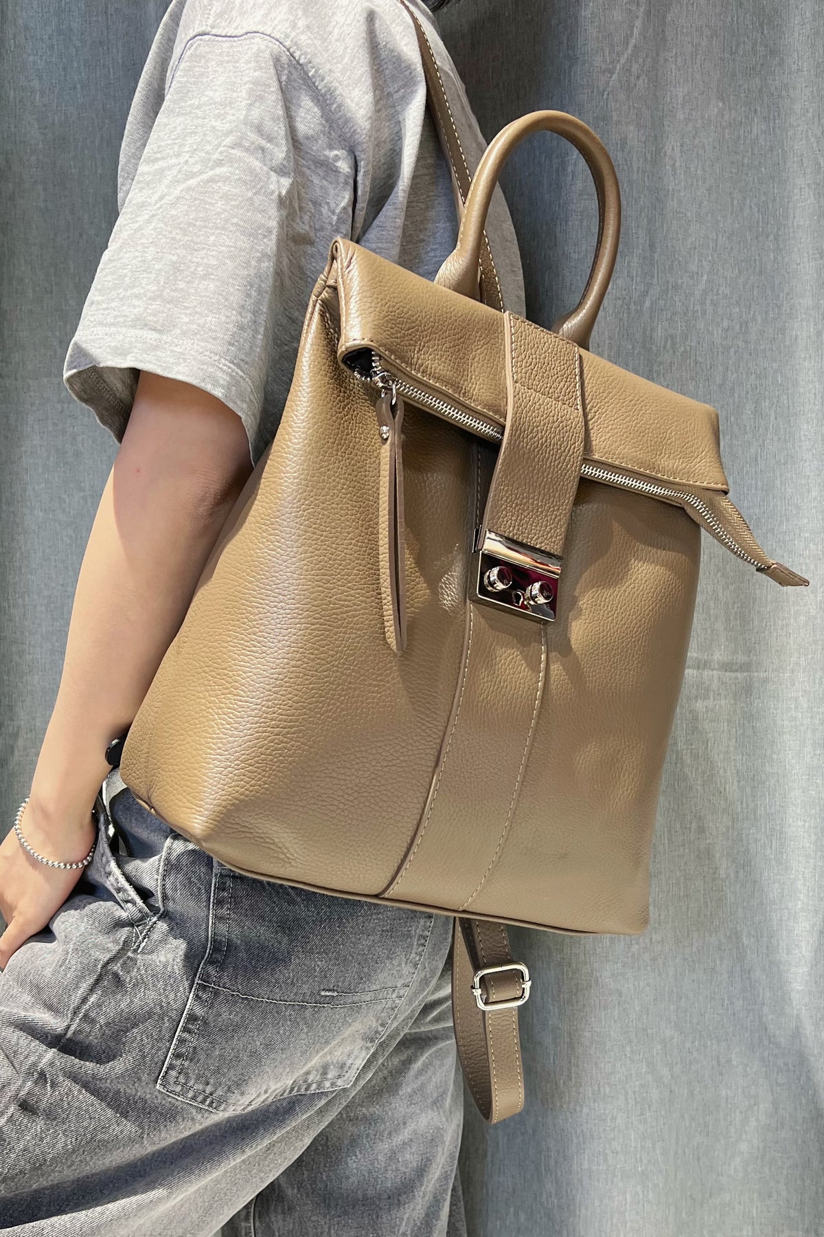 ZZ082 Taupe Leather Backpack