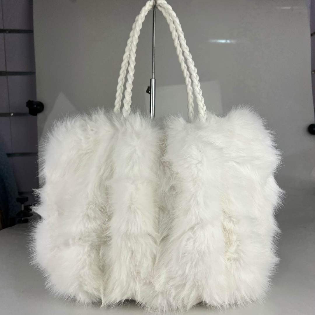 MIMBL31 Bag 15.7in 2 Color Options