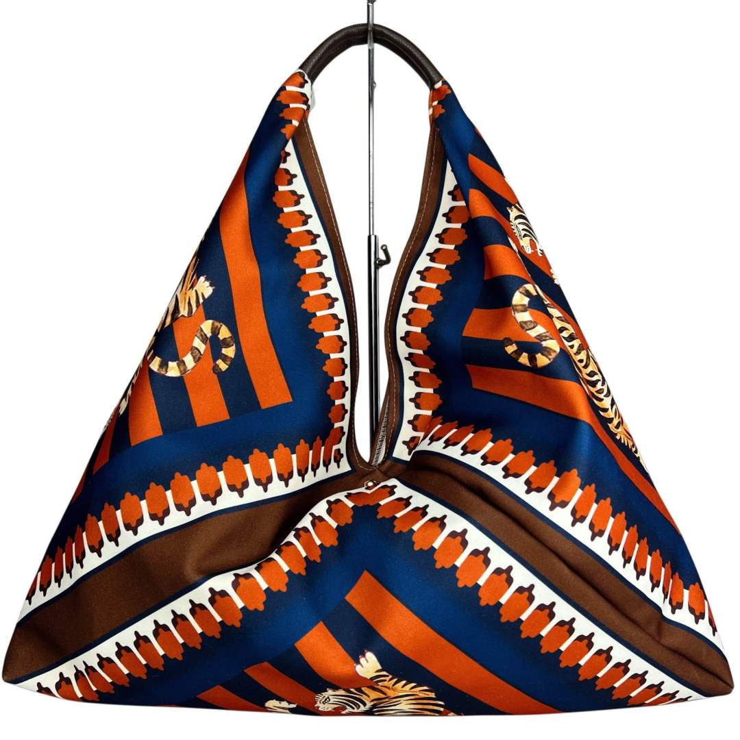 Mi086 Blue Tiger-Print Tote