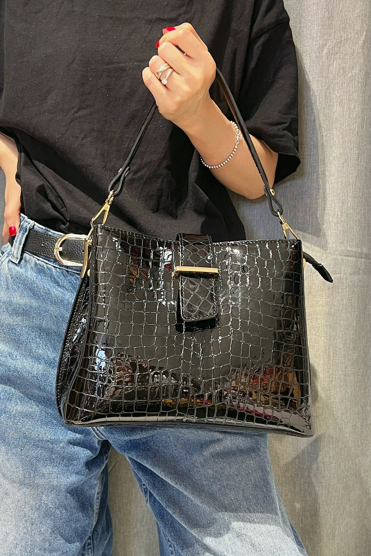 ZZ181 Glossy Black Croco Top Handle Bag