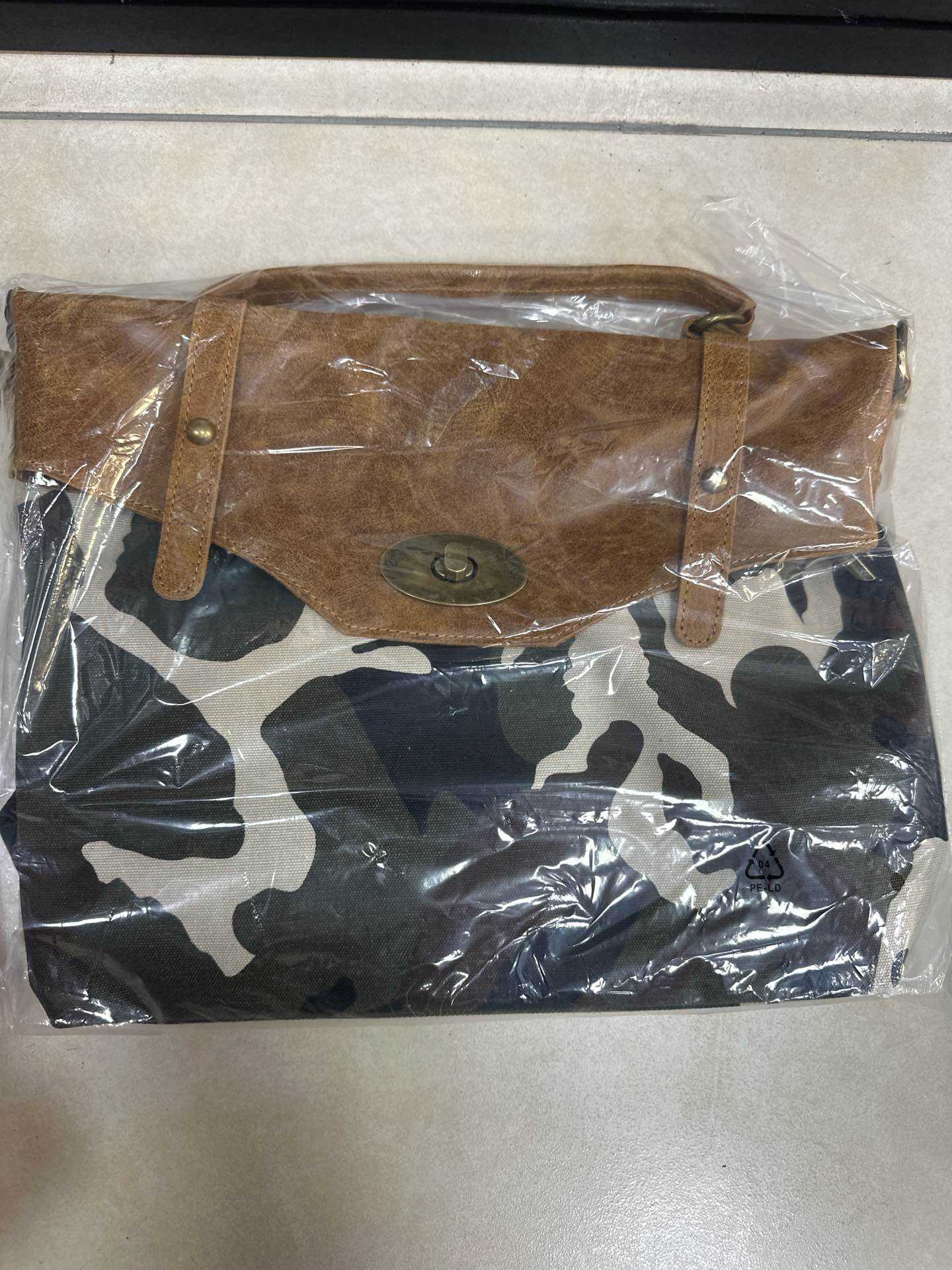 L0147 Bag 5 Color Options