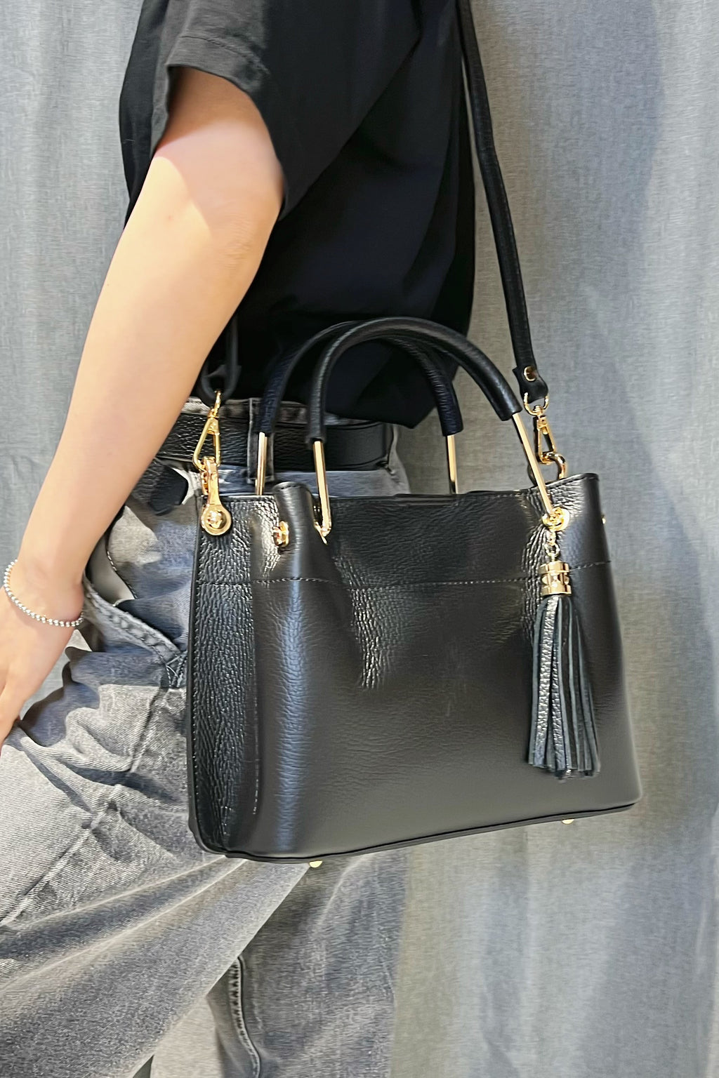 ZZ078 Black Leather 3-Compartment Handbag