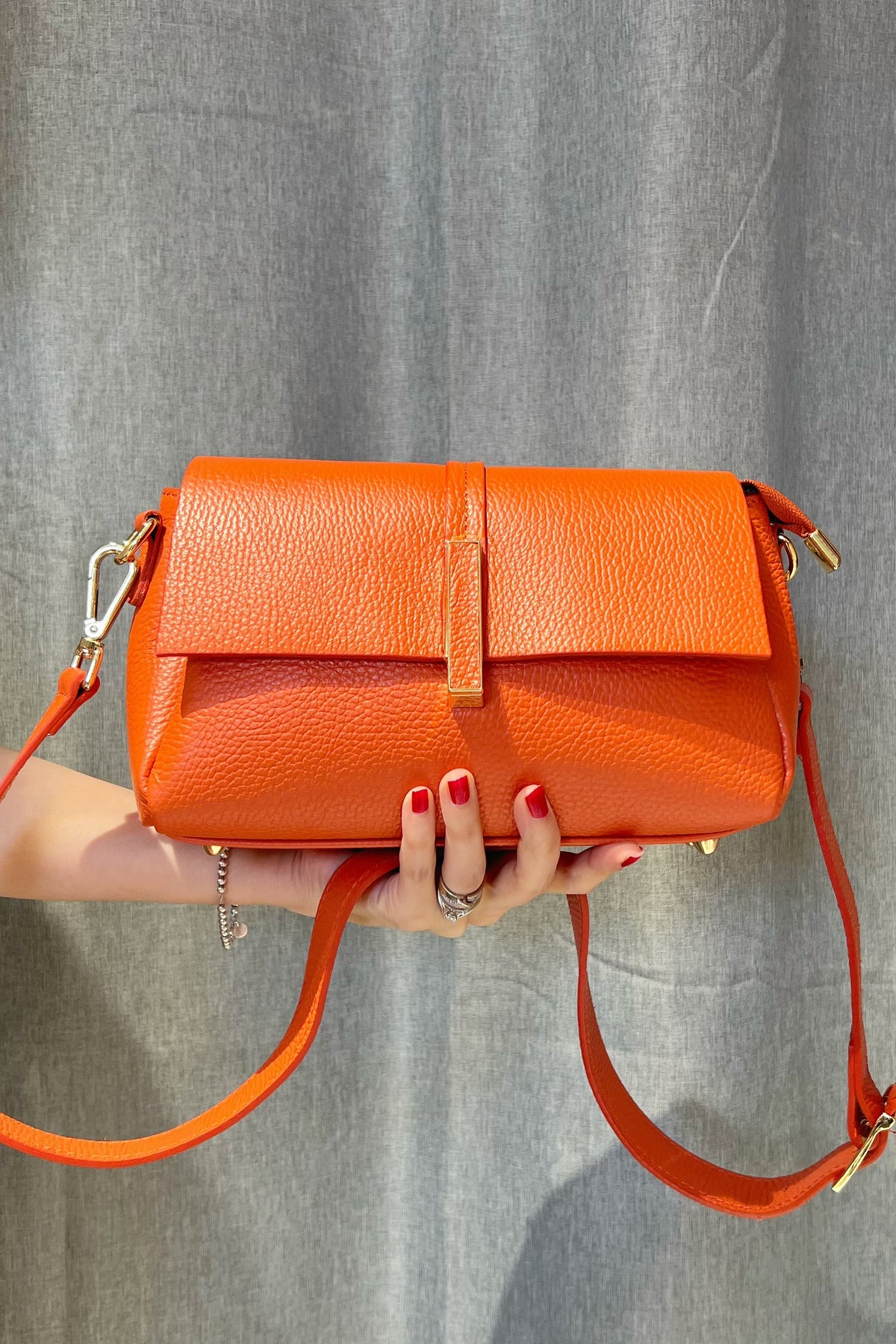 ZZ145 Rust Leather 3-Compartment Crossbody Bag