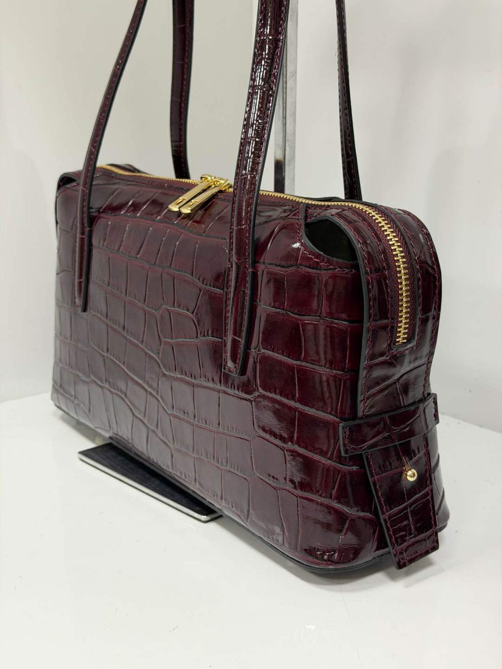St040 Burgundy Croc-Embossed Duna Bag