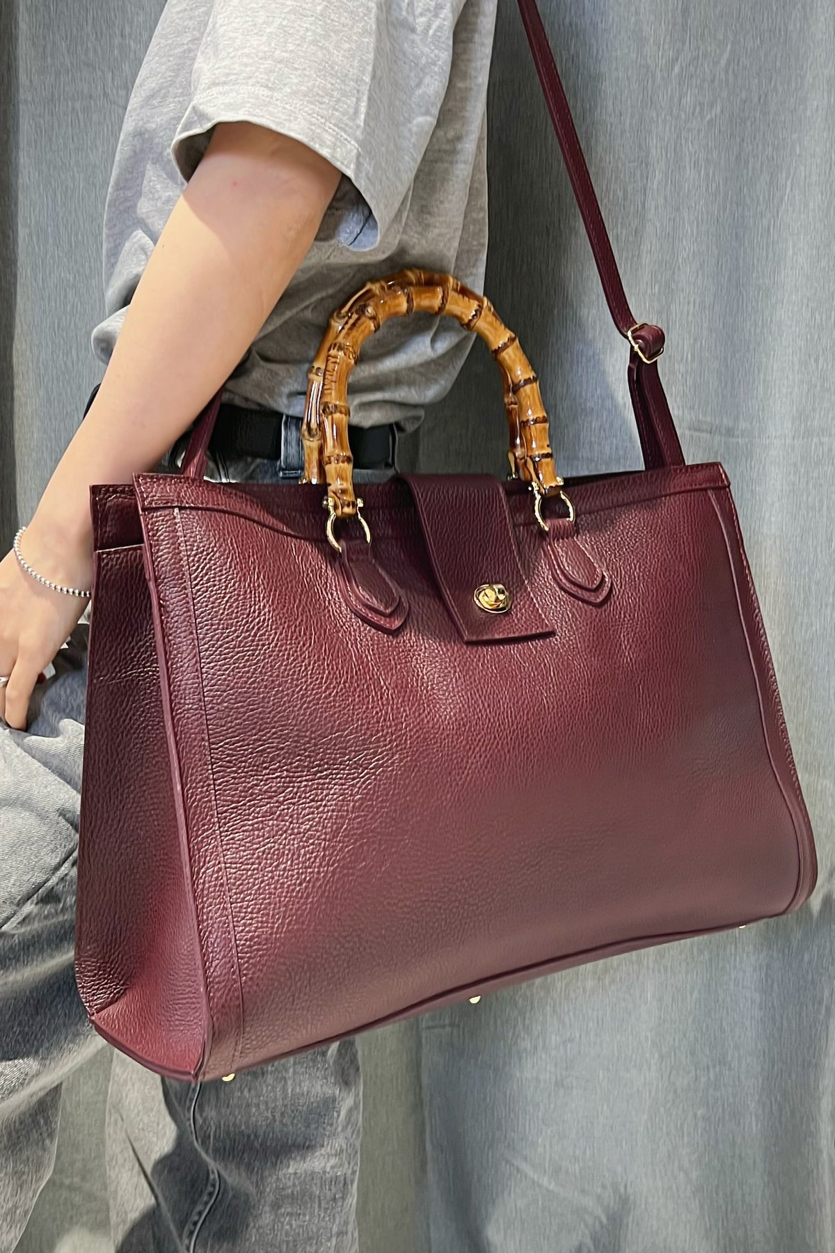 ZZ090 Burgundy XL Bamboo Handle Handbag