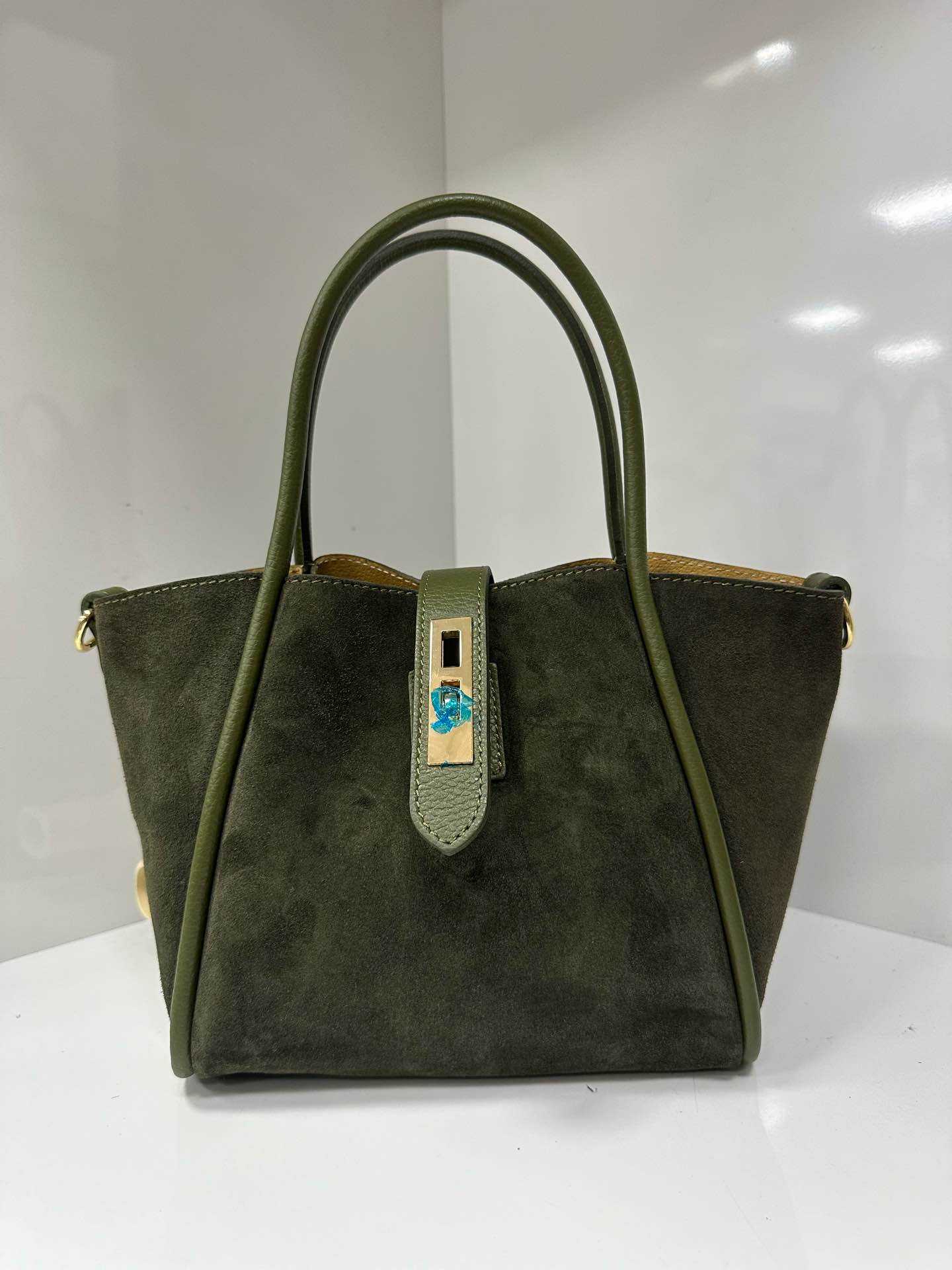 L0423 Bag 12.2in 1 Color Option