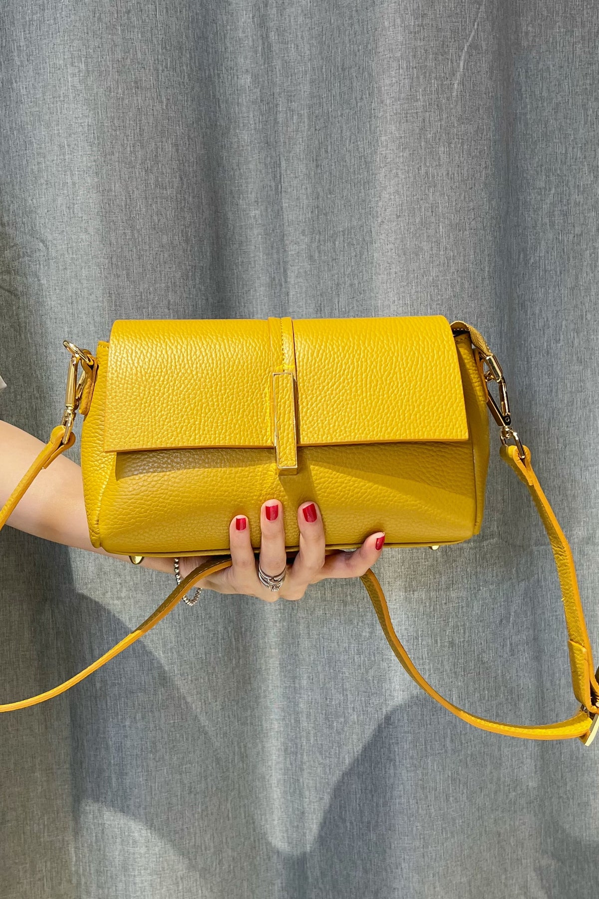 ZZ142 Mustard Leather 3-Compartment Crossbody Bag