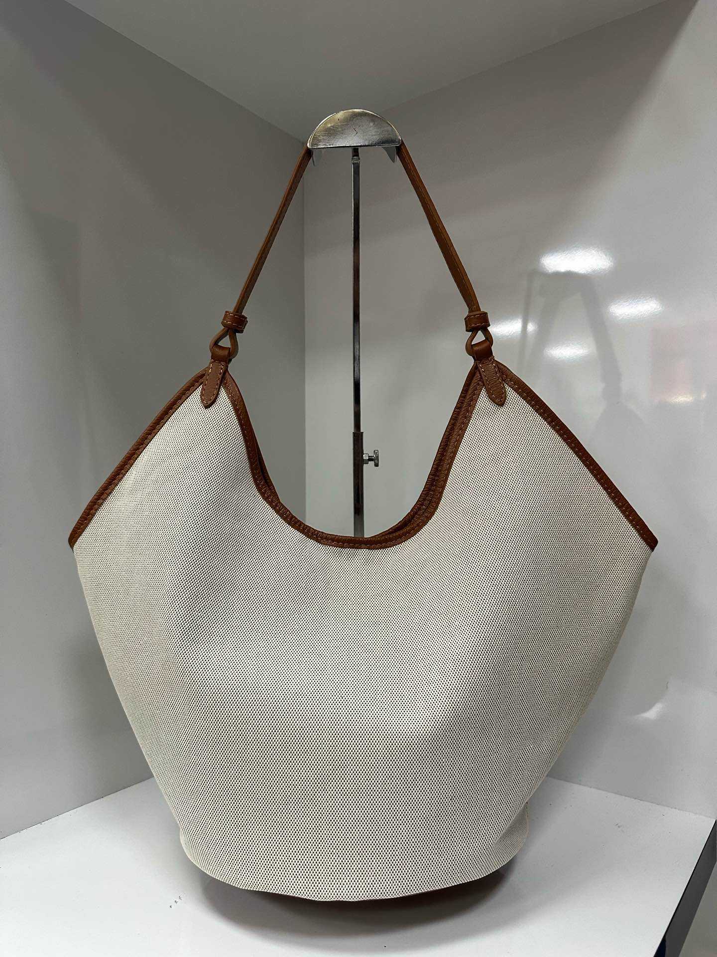 L0345 Bag 14.6in 7 Color Options