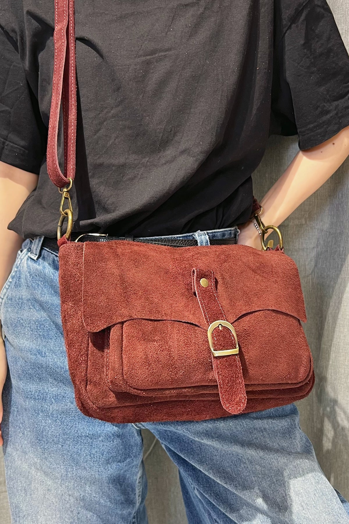 ZZ168 Burgundy Suede Crossbody Bag
