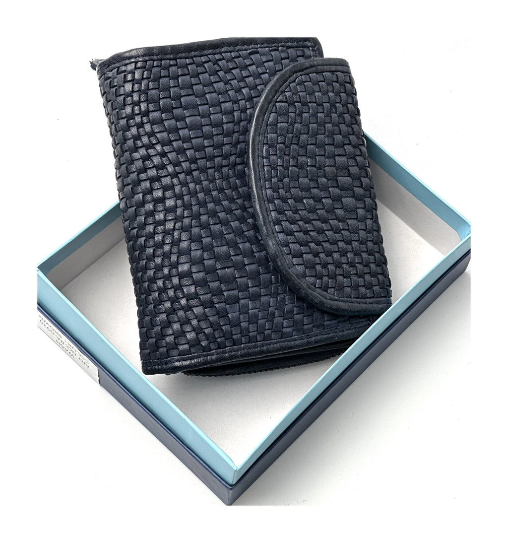 HE082 Navy Woven Round Flap Wallet