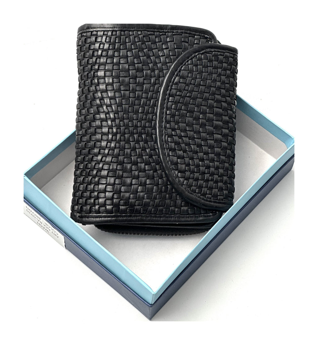 HE086 Black Woven Leather Round Flap Wallet