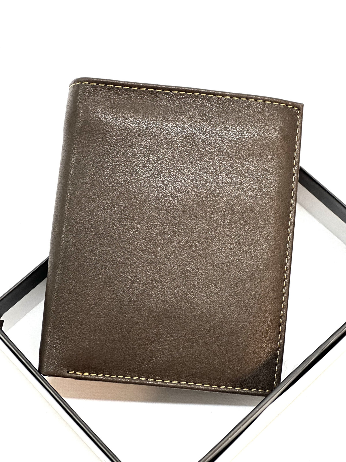 HE112 Dark Brown Vertical Bifold Wallet