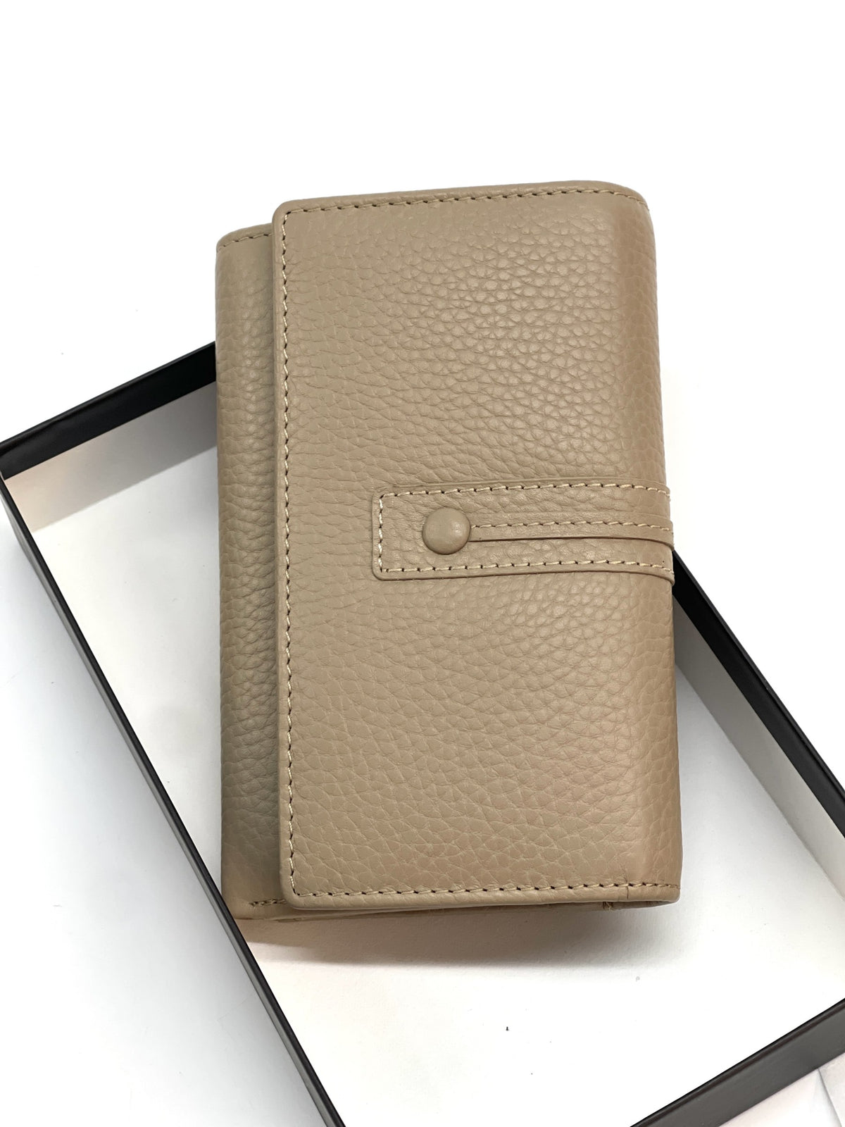 HE262 Taupe Trifold Flap Wallet