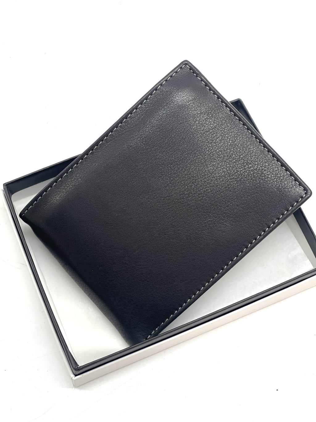 HE469 Black Pebbled Leather Bifold Wallet
