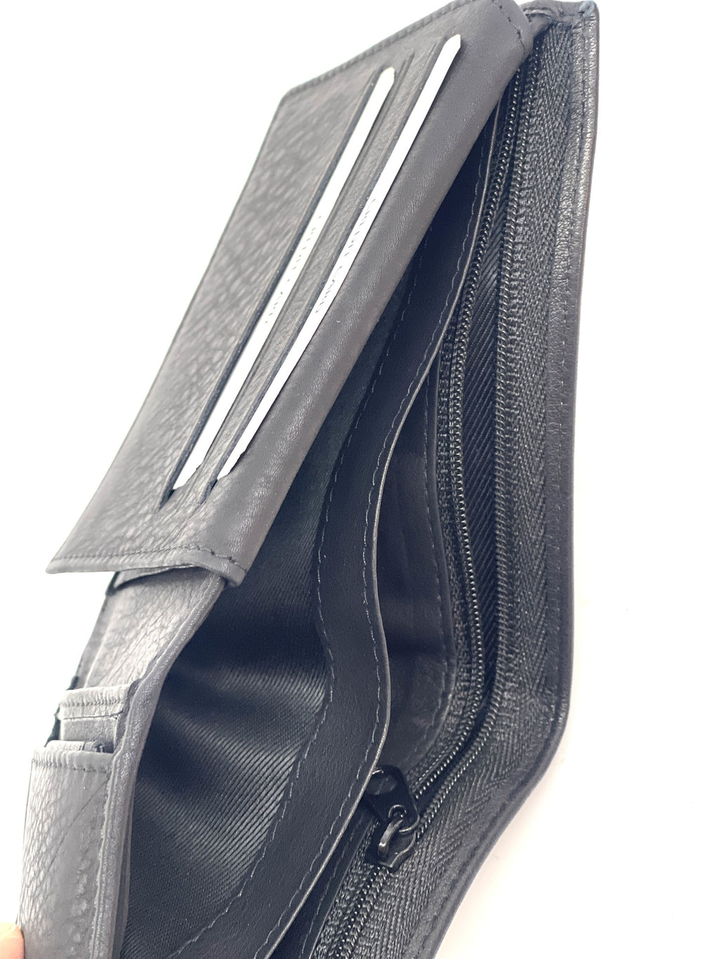 HE469 Black Pebbled Leather Bifold Wallet